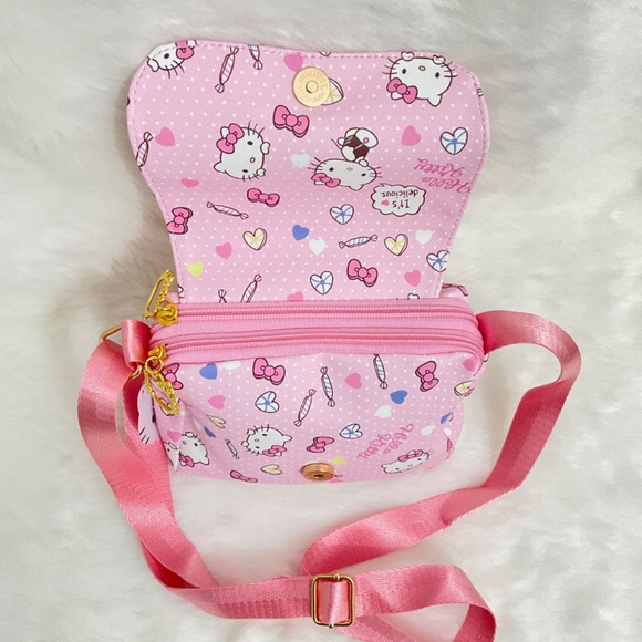 Super Cute Hello Kitty with Snack Cart Hand/Shoulder/Body Bag with Double Zipper - Picture 4 of 7
